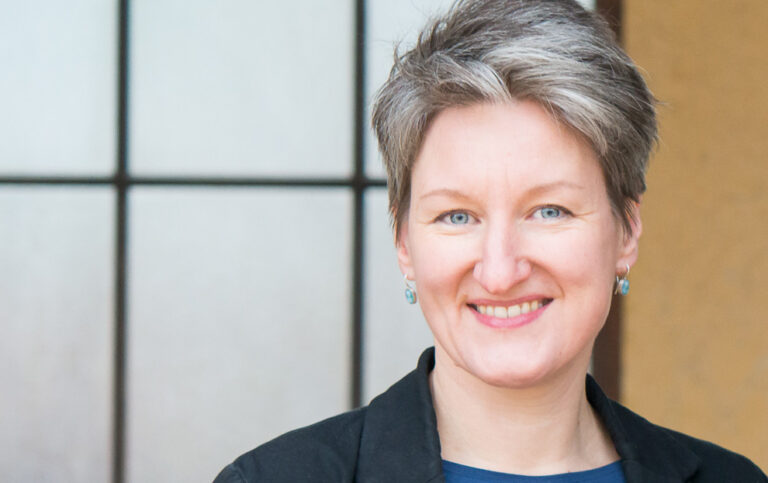 Mirjam_Steinbock_Portraits_©_Mark_Mosman-jpg.avif